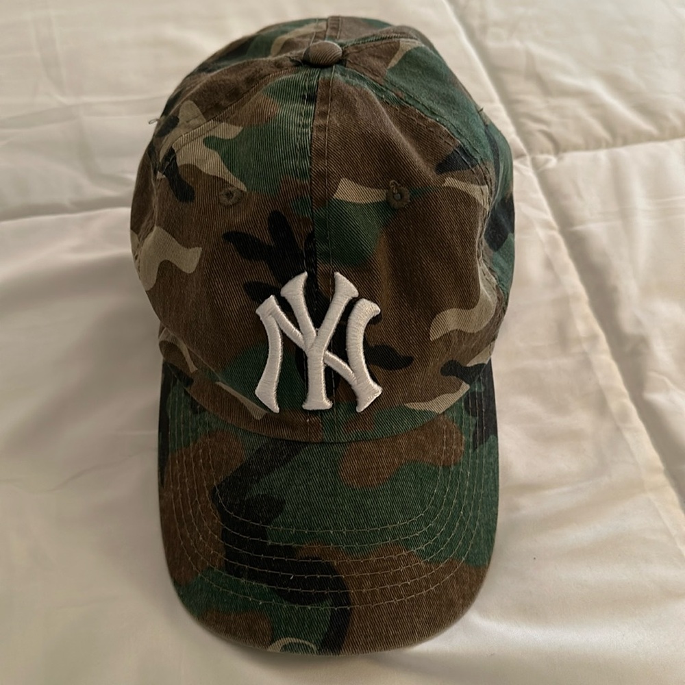 New York Yankees Camo Print Baseball Hat
